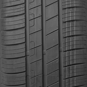 opona letnia do samochodów osobowych Goodyear EFFICIENTGRIP PERFORMANCE w rozmiarze 225/55R17 101W - widok bieżnika