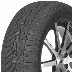 opona osobowa Yokohama BLUEARTH WINTER V905 w rozmiarze 265/35R19 z indeksem nośności 98 i prędkości W - wycinek