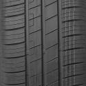 opona letnia do samochodów osobowych Goodyear EFFICIENTGRIP PERFORMANCE w rozmiarze 205/55R17 91V - widok bieżnika