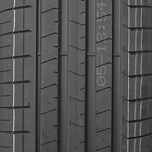 opona 4x4/suv letnia Pirelli P ZERO w rozmiarze 235/50R19 z indeksem nośności 99 i prędkości V - widok bieżnika