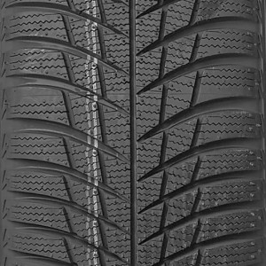 opona osobowa zimowa Bridgestone BLIZZAK LM001 w rozmiarze 235/45R17 z indeksem nośności 97 i prędkości V - widok bieżnika