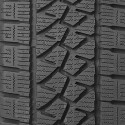 opona samochodowa Bridgestone BLIZZAK W995 w rozmiarze 215/65R16 z indeksem nośności 109 i prędkości R - widok bieżnika