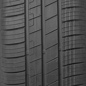 opona osobowa Goodyear EFFICIENTGRIP PERFORMANCE w rozmiarze 225/55R17 z indeksem nośności 101 i prędkości W