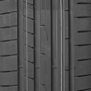 opona samochodowa Dunlop SP Sport Maxx RT 2 w rozmiarze 245/35R21 z indeksem nośności 96 i prędkości Y - widok bieżnika