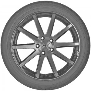 opona osobowa Bridgestone POTENZA RE050 w rozmiarze 245/45R18 z indeksem nośności 96 i prędkości Y - widok z profilu