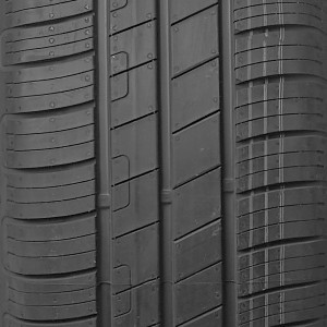 opona samochodowa Goodyear EFFICIENTGRIP PERFORMANCE w rozmiarze 215/60R16 z indeksem nośności 99 i prędkości W - widok bieżnika