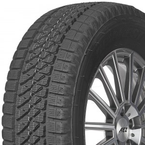 opona dostawcza zimowa Bridgestone BLIZZAK W810 w rozmiarze 215/75R16 z indeksem nośności 116 i prędkości R - wycinek